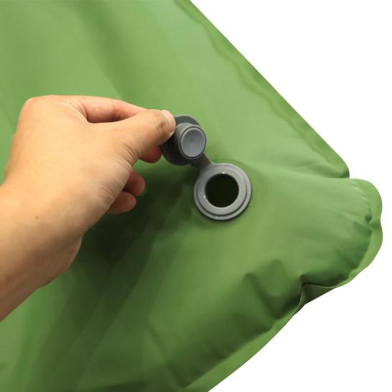 открытый спальный коврик